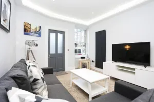 Image of Ultra Modern, Stylish Apartment Next To Princes St