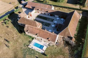 Image of Estate 1.5 hours from Paris, 30 people, pool, spa