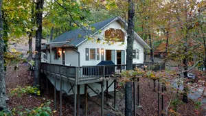 Image of Pine Mountain Chalet Retreat Near Callaway Gardens