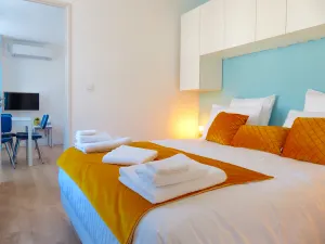 Image of App*** 2/4 people \"Pop\" 🌈 ☀️ Air-conditioned with garden