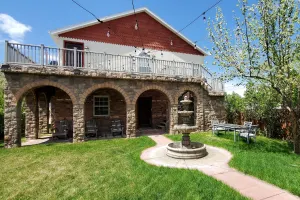 Image of Charming Carriage House Suite