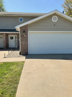 Image of Lovely 2 Bedroom Duplex