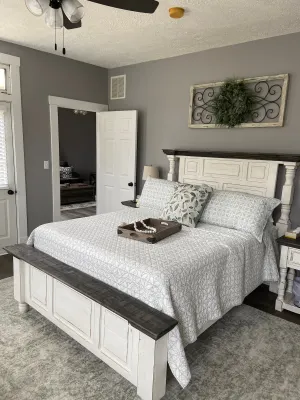 Image of Lincoln's Hideaway