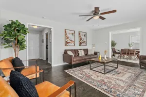 Image of 5 KINGS!Easy Hwy Access_2 LivingRooms+Spacious