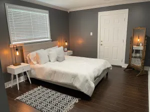 Image of Home Walking Distance to Downtown Square in Diverse Neighborhood