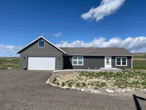 Image of Lake House, sleeps 10, garage & hot tub, lake view