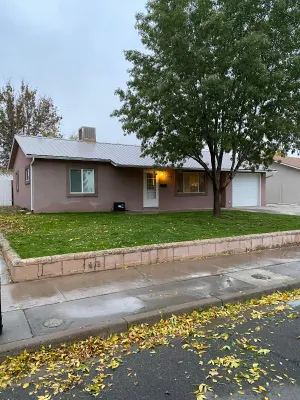 Image of 3 BR House in the center of Farmington, NM