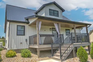 Image of Cozy 2 Bed/Bath Cottage With Private Hot Tub