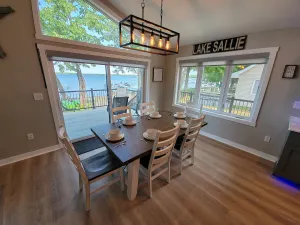 Image of Lake Sallie, King Bed, Sunsets, 4k Tv's - Luxury