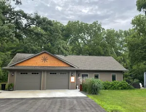 Image of "Cottage on the Edge" in Steamboat Rock, IA