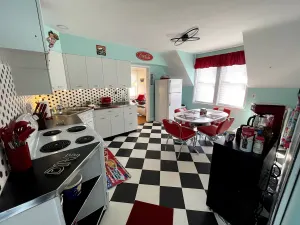 Image of Twist & Shout