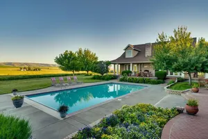 Image of Private luxury estate w/panoramic farmland.