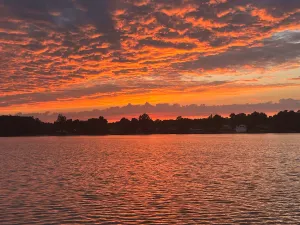 Image of Live & Love Life on the Lake at Sunset Cottage!