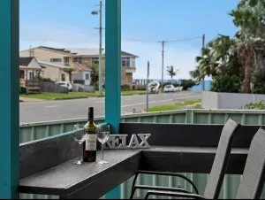 Image of Coastal Vibes - Walk to beach, Marina, Cafes and Pubs