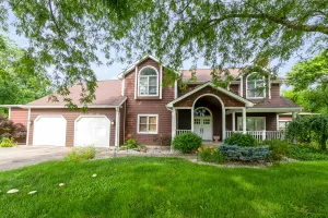 Image of 5755 Butler Warren Cheerful 6-Bedroom Villa with fishing pond