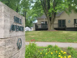 Image of Cozy 3 bed 2 bath house 1 block from lake.