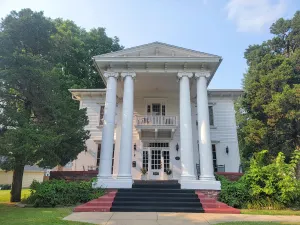 Image of The Great House of Galesburg including 4 bedrooms