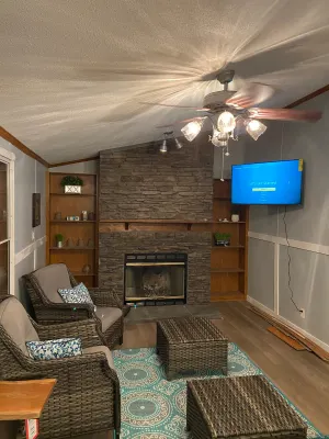 Image of Cozy 3 bed 2 bath cottage near Yatesville lake.