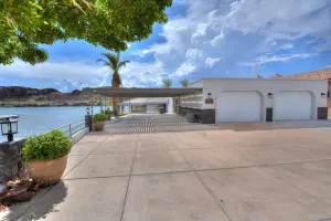 Image of Luxury River Front House - Moovalya Keys