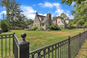 Image of Walk to shopping, Charming Modern European cottage with huge deck