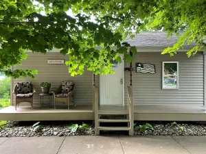 Image of Harefoote Hutch