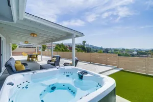 Image of Close to it all + putting green, hot tub, fire pit