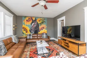 Image of Stylish 2Bed\/2Ba home in Chevy Chase, close to Downtown and UK!