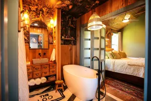 Image of Remodeled, downtown 2-bedroom home w\/ wifi