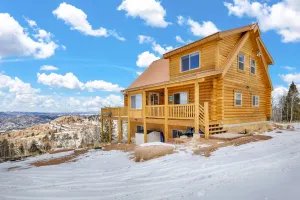 Image of Cripple Creek Cabin with Fantastic Views and Hot Tub