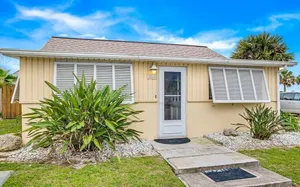 Image of Key Lime Cottage - Updated - 1 Minute Walk to Beach & Pier
