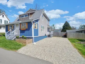 Image of Anchors Away - Relaxing Cottage Minutes from Lake