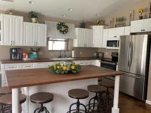 Image of Shady Lakes Escape-w\/n minutes from Wineries & Lakes!