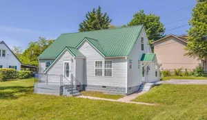 Image of Very Clean 4 Bed 2 Bath Home l Close to University