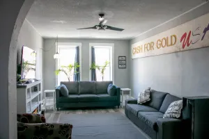 Image of Lovely 4 bedroom apartment on Lake street!