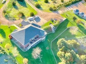 Image of Canyon-side walkout basement and antique shop