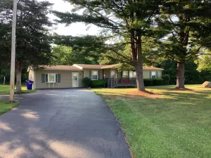 Image of Beautiful private home in the country