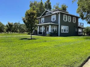 Image of Entire Beautiful remodeled country ranch house