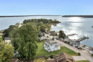 Image of Rhode Island Haven: Walk to Greenwich Bay!