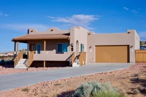 Image of Lakeview Desert Retreat with King size bed
