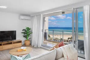 Image of Amazing beach view and perfect location Kirra