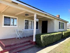 Image of Entire Home - Next Door to Fairgrounds
