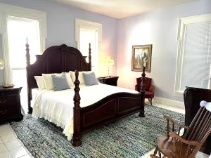 Image of Grandma Ruby's Vintage Victorian Big Group Retreat