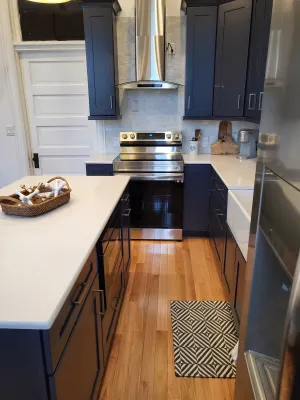 Image of 3rd & Main Cosmopolitan Apt.