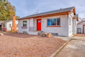 Image of Cheerful 4-Bedroom Home Close to Downtown