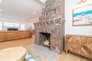 Image of Luxury 4-bed home in Riverside Heights!