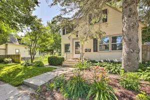 Image of Logan Ave Holiday House - Upper