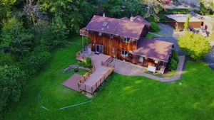 Image of Secluded 6br Home 1min from Lake's State Park