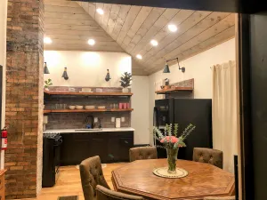 Image of "The Lighthouse" Renovated 2 BR Home by University