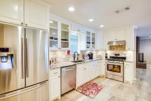 Image of HOT TUB - Beautifully Renovated Home in West Texas