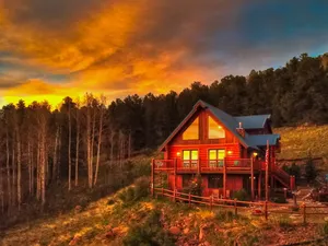 Image of Log Cabin near Historic Cripple Creek, Hot Tub and Spectacular Views!
